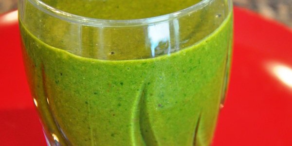 Green Healing Smoothie in a Glass